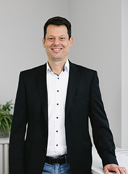 Emin Mzi, Ausbildungsleiter, Assistent der Geschäftsleitung